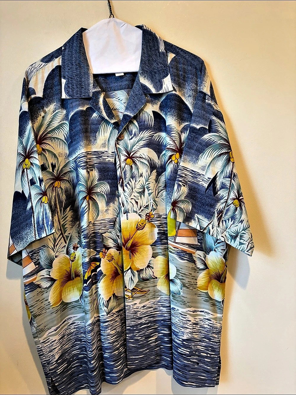 Tommy Bahama Silk Floral Hawaiian Shirt XL Like New